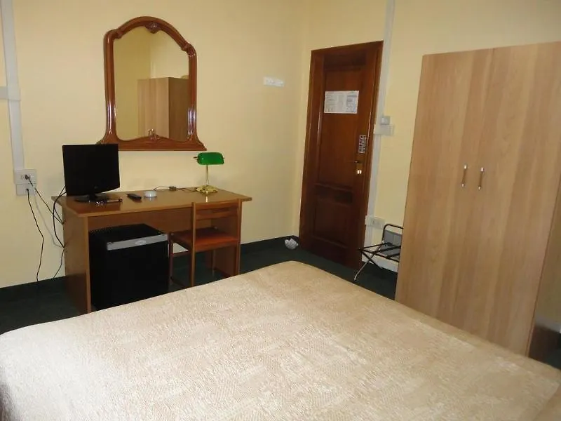 Giappone Inn Parking Hotel Livorno 3*,  Italia
