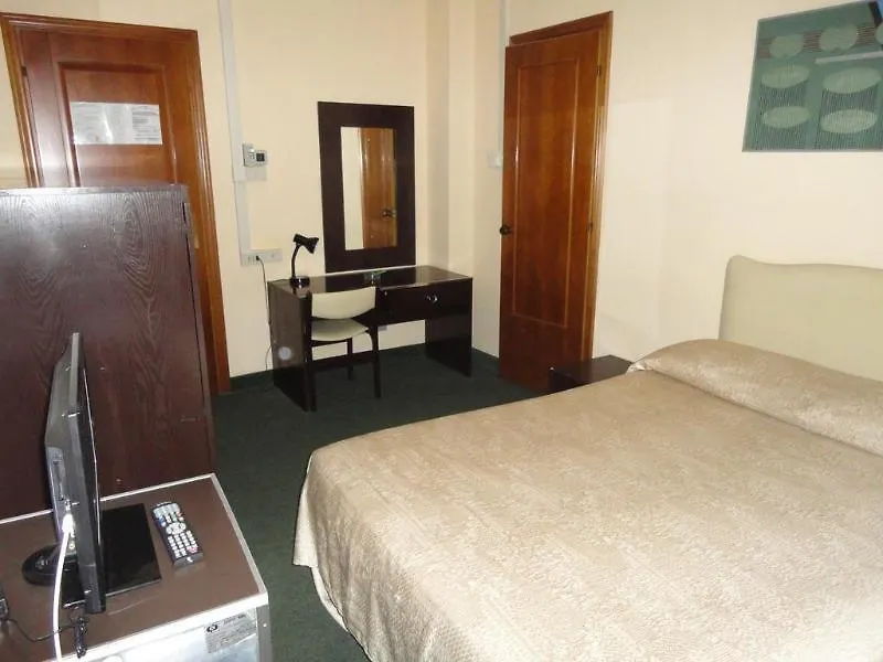 Giappone Inn Parking Hotel Livorno Italia
