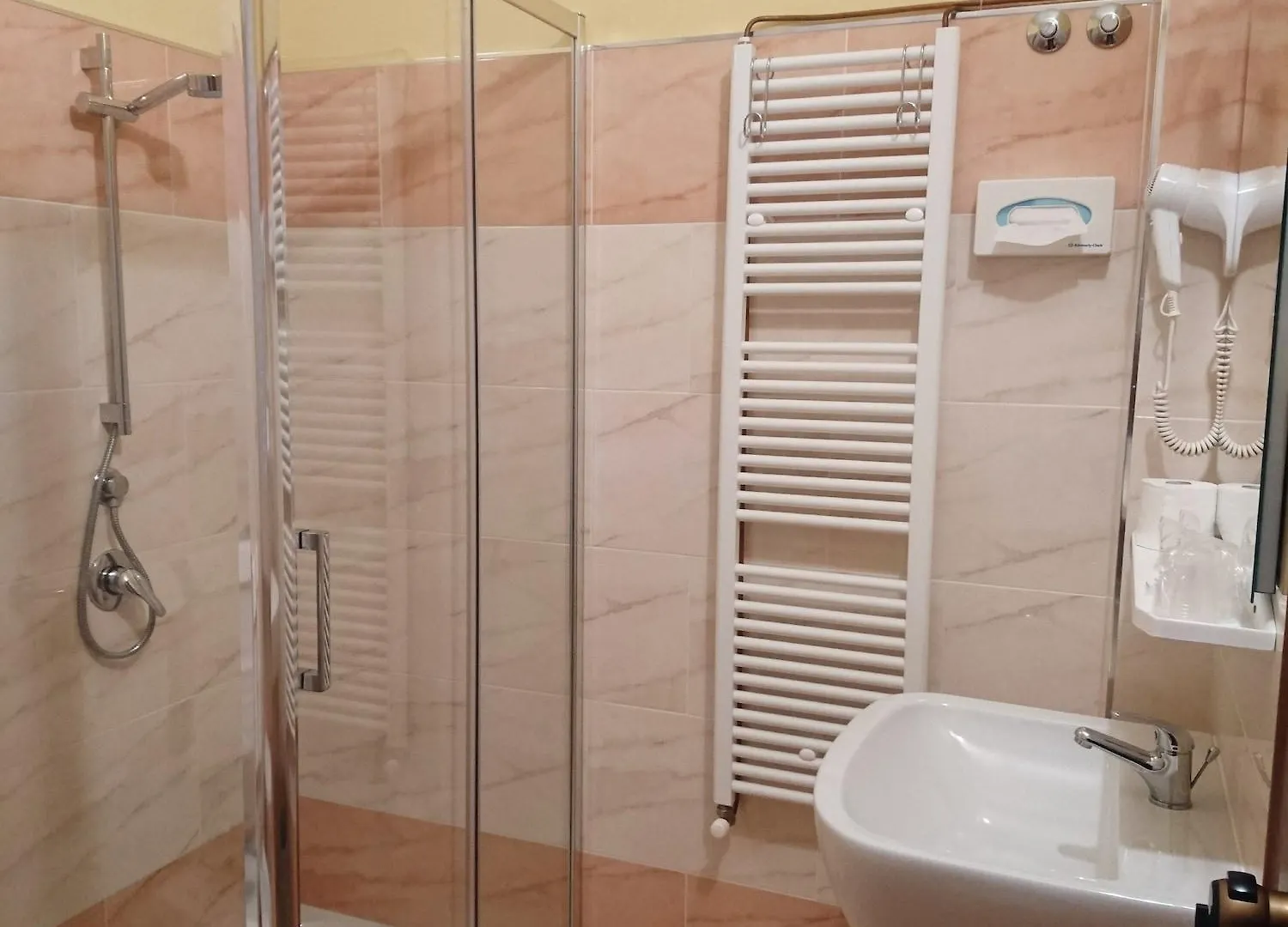 Giappone Inn Parking Hotel Livorno 3*,  Italia