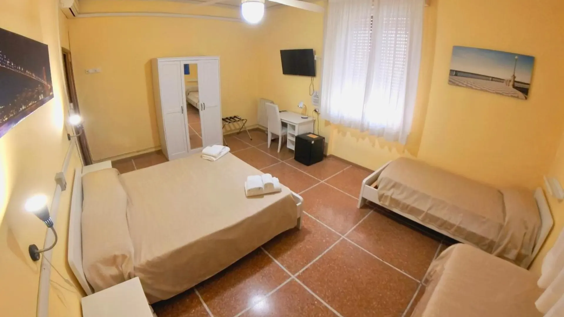 Giappone Inn Parking Hotel Livorno