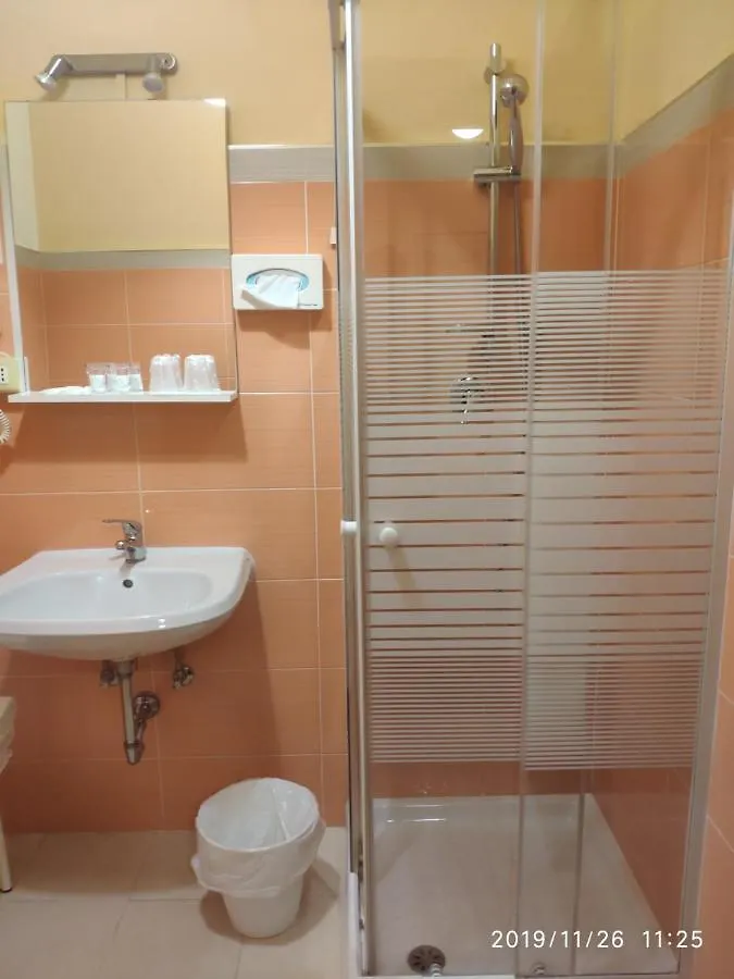 Giappone Inn Parking Hotel Livorno