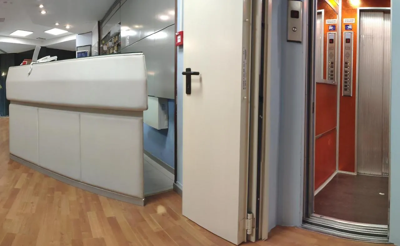 ***  Giappone Inn Parking Hotel Livorno Italia